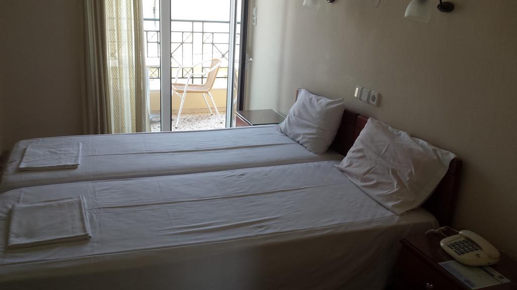 Dimitra Hotel Loutra Edipsou  Zimmer foto